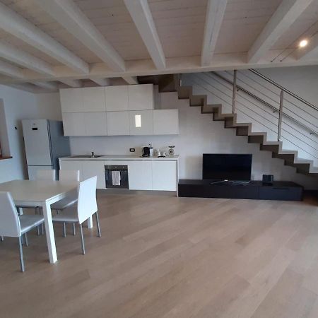 Bmp Apartment Deluxe 1 Jacuzzi Riscaldata Privata Vista Lago Di Garda 브렌조네 술 가르다 외부 사진