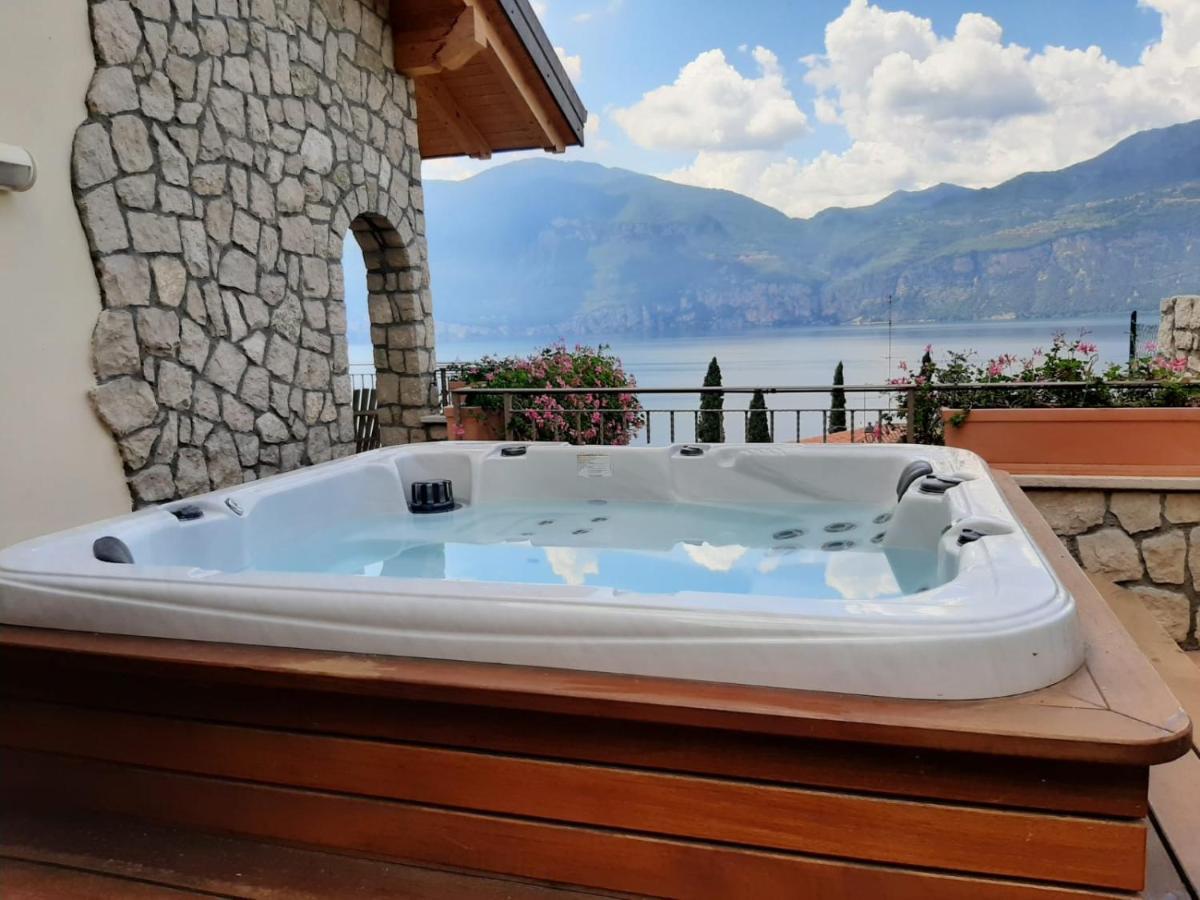 Bmp Apartment Deluxe 1 Jacuzzi Riscaldata Privata Vista Lago Di Garda 브렌조네 술 가르다 외부 사진
