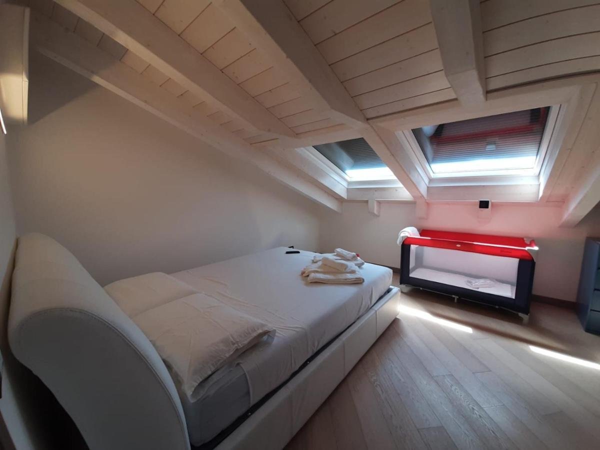 Bmp Apartment Deluxe 1 Jacuzzi Riscaldata Privata Vista Lago Di Garda 브렌조네 술 가르다 외부 사진