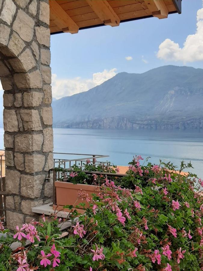 Bmp Apartment Deluxe 1 Jacuzzi Riscaldata Privata Vista Lago Di Garda 브렌조네 술 가르다 외부 사진